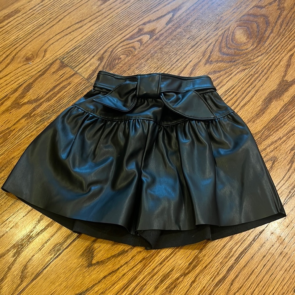 Mayoral Girl’s Black Faux Leather Shorts With Bow Size 4